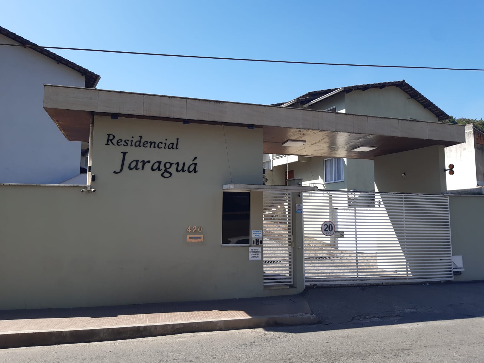 CASA DUPLEX DE 3 QUARTOS COM GARAGEM A VENDA EM VOLTA REDONDA RJ