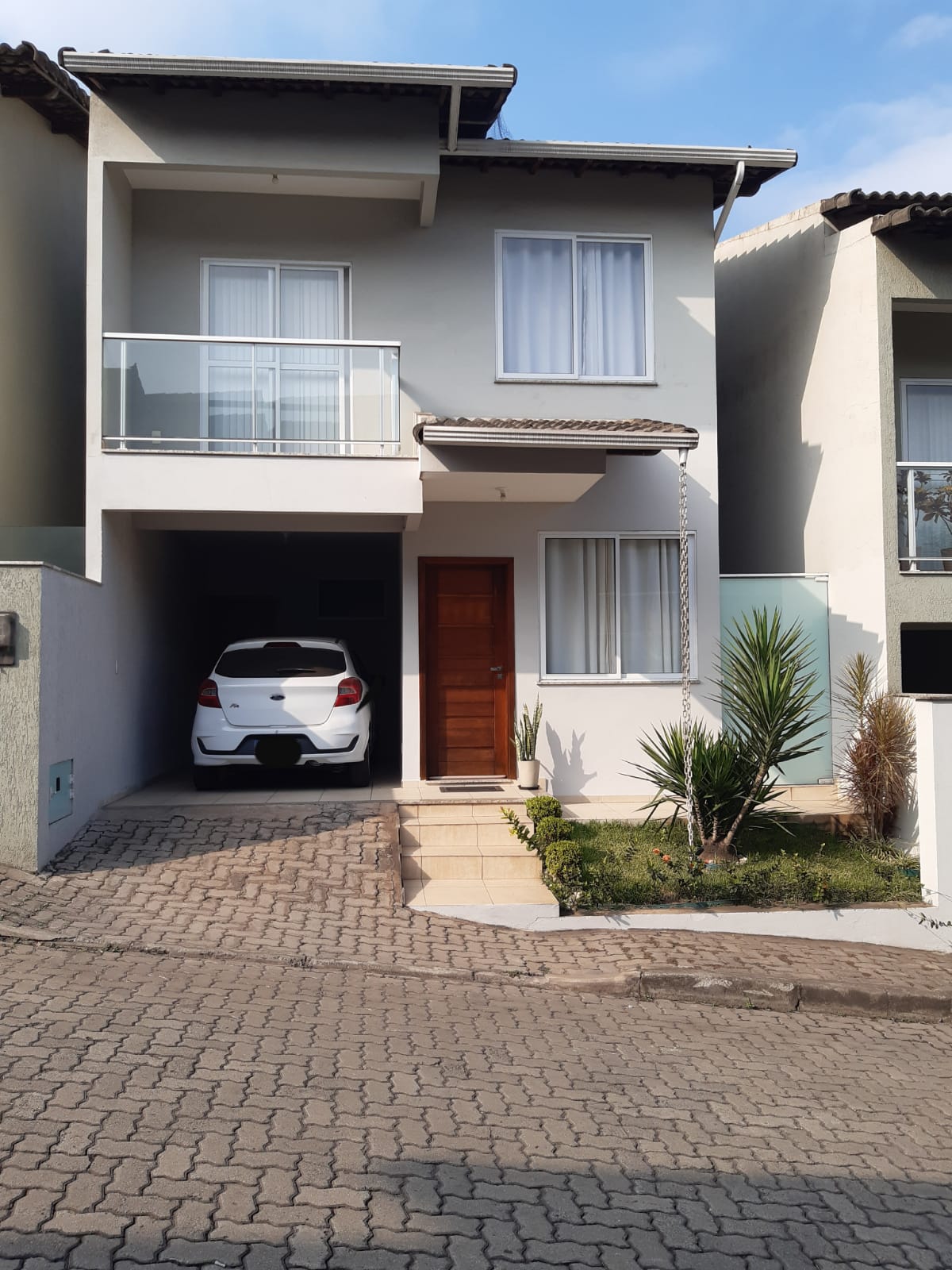 CASA DUPLEX DE 3 QUARTOS COM GARAGEM A VENDA NO RETIRO RJ